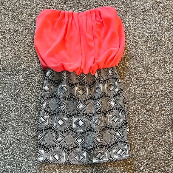 Dress - Picture 2 of 3